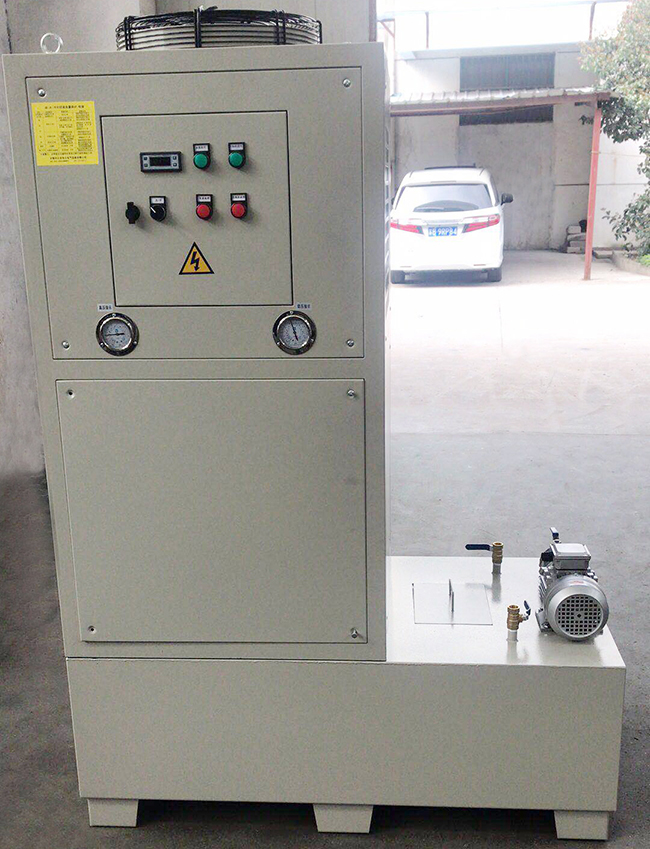 嚴寒降溫天氣，油冷機該怎樣防凍“保暖”？